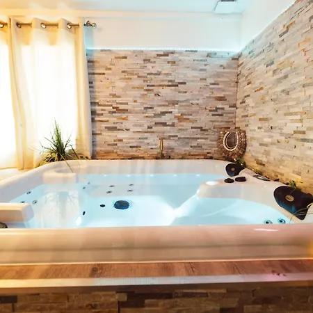 And La Perla Bianca Bed & Breakfast