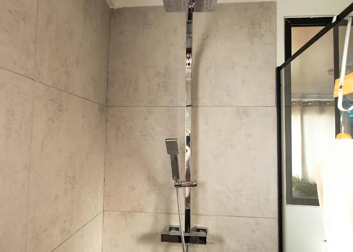 Alojamento de Acomodação e Pequeno-almoço And La Perla Bianca