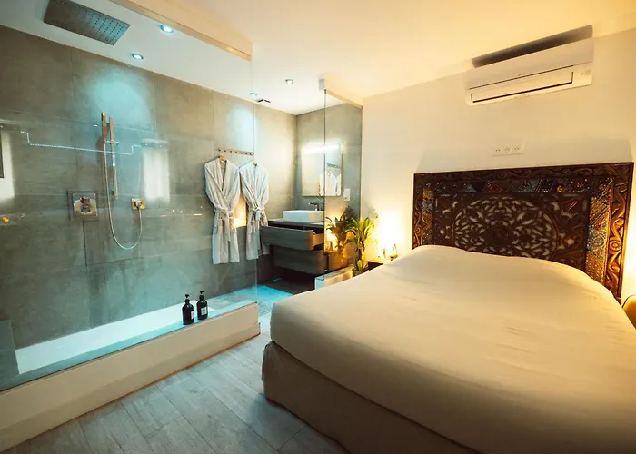 Alojamento de Acomodação e Pequeno-almoço And La Perla Bianca 4*