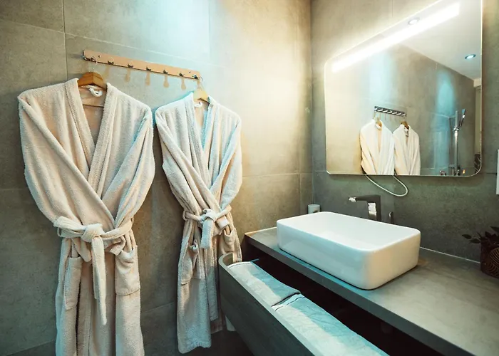 Alojamento de Acomodação e Pequeno-almoço And La Perla Bianca 4*